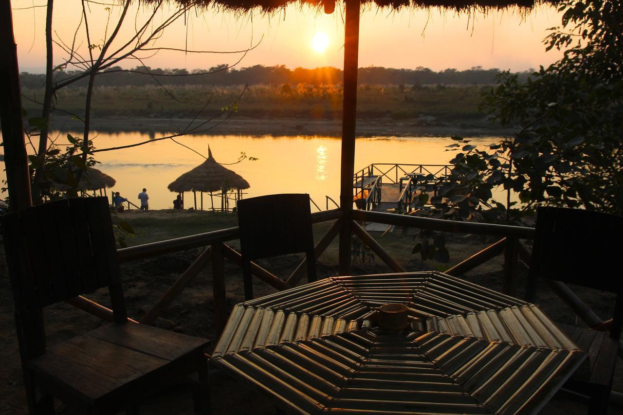 Jungle Sunset Camp Hotell Sauraha Eksteriør bilde